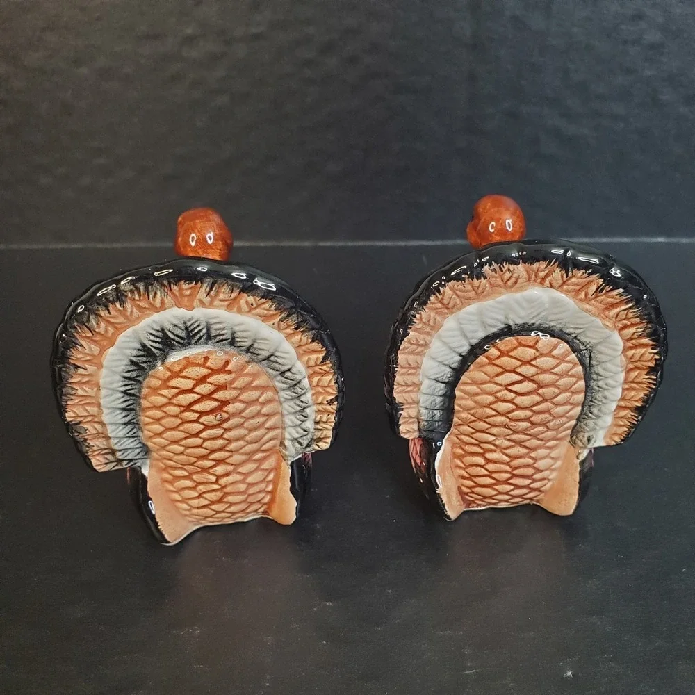 Thanksgiving Courting Turkey Bird Salt & Pepper Shaker Set Marked SAC Taiwan